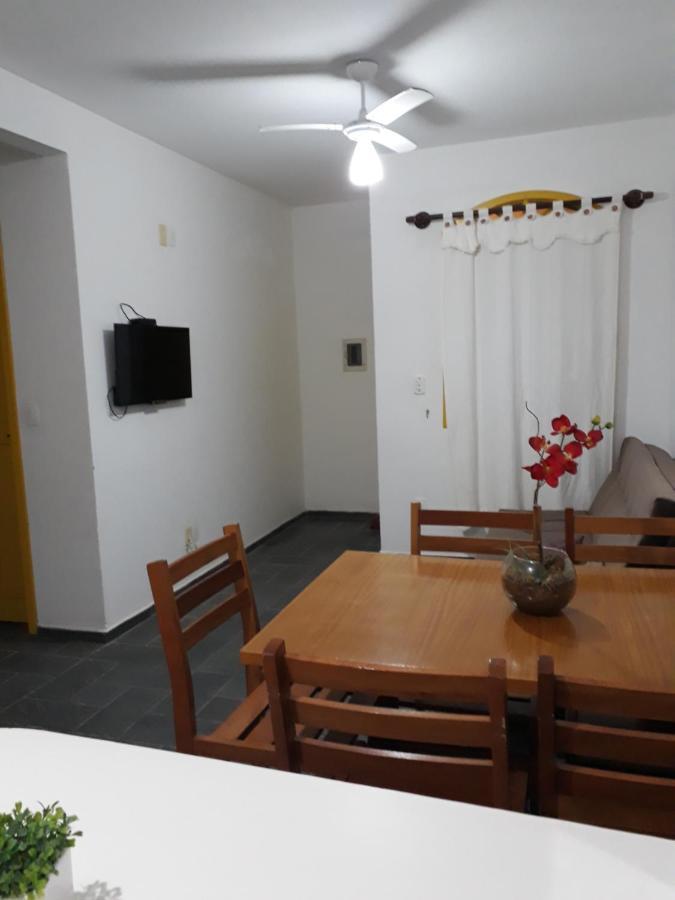Апарт отель Residencial Colonial Amarelo A 150M Da Praia De Mariscal Бомбиньяс Экстерьер фото