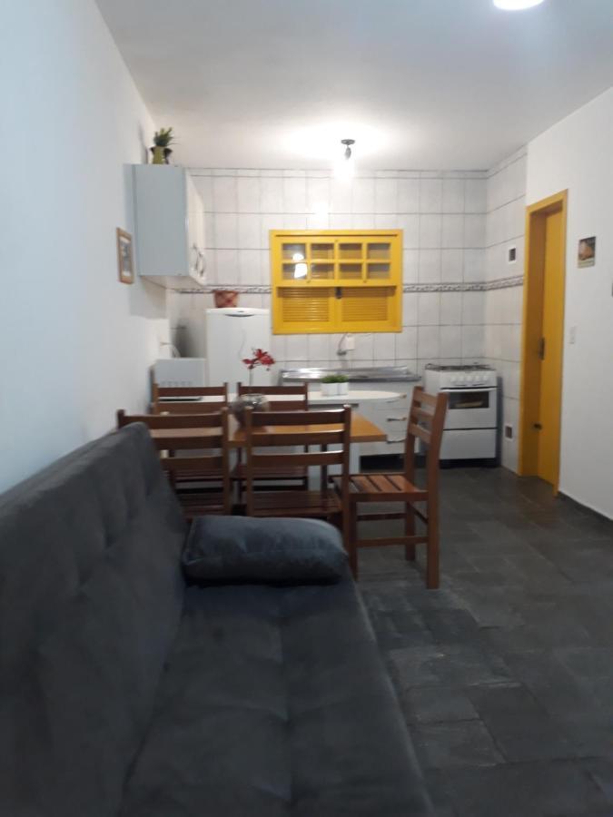Апарт отель Residencial Colonial Amarelo A 150M Da Praia De Mariscal Бомбиньяс Экстерьер фото