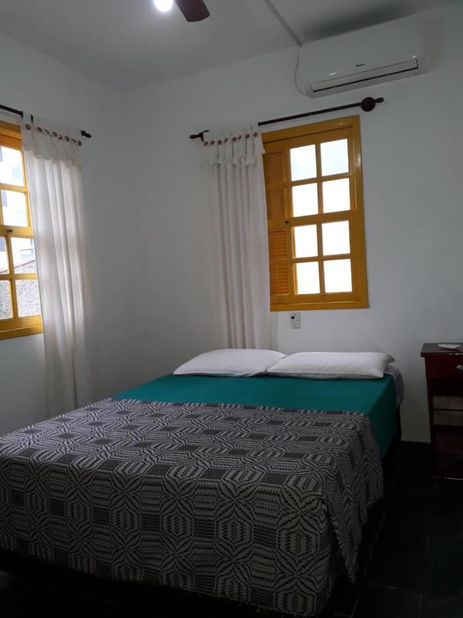 Апарт отель Residencial Colonial Amarelo A 150M Da Praia De Mariscal Бомбиньяс Экстерьер фото